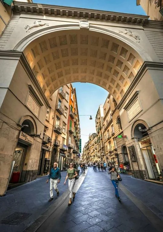 Via Chiaia